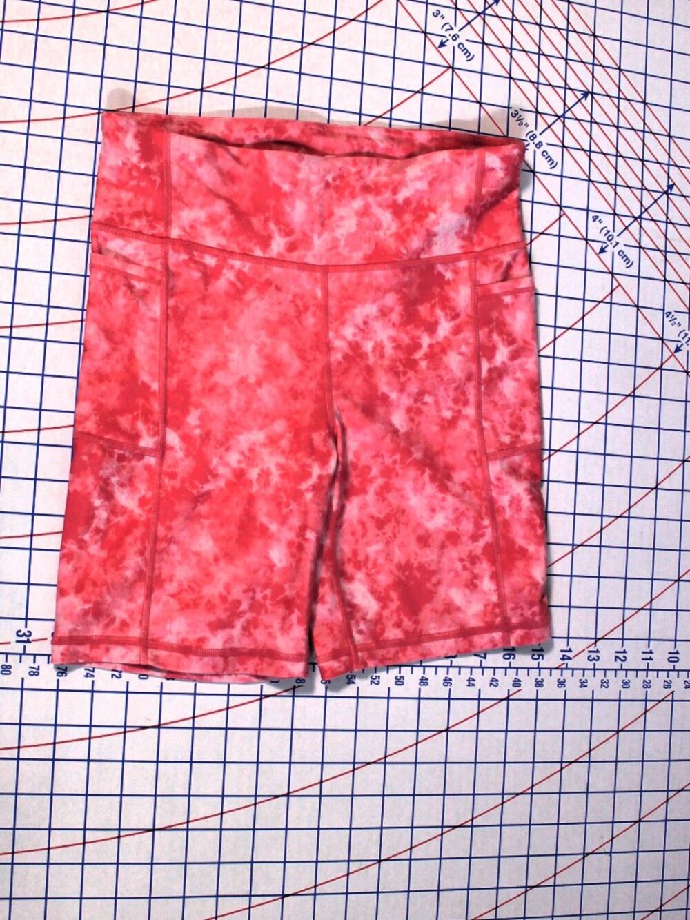 GapFit Blackout Technology Pink Tie-Dye 7" Bike Shorts Small